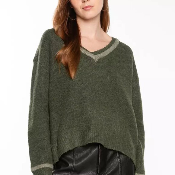 Zara Open Back V-Neck Sweater - Picture 2 of 11